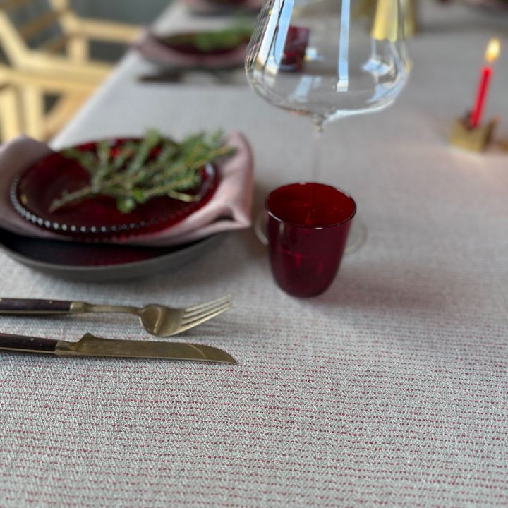 Streck Table cloth in the group PRODUCTS / THE SET TABLE / Linen tableclothes at Växbo Lin (14)
