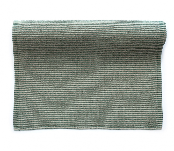 Våga Löpare 250 cm mossgrön i gruppen SORTIMENT / DET DUKADE BORDET / Löpare linne hos Växbo Lin (500-6-50x250)