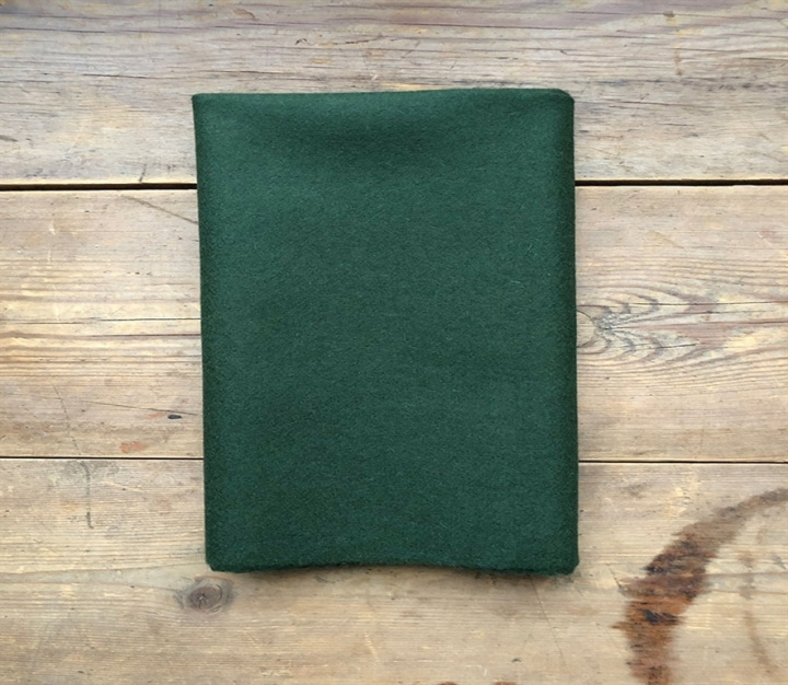 High quality woven woolen fabric dark green in the group PRODUCTS / DIY / DIY-materials at Växbo Lin (i100-29)