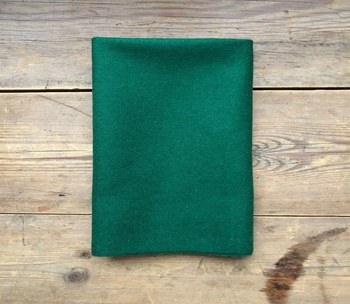 High quality woven woolen fabric green in the group PRODUCTS / DIY / DIY-materials at Växbo Lin (i100-30)