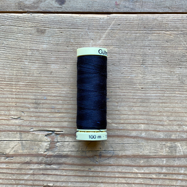 Sytråd polyester svart i gruppen SORTIMENT / DIY / Tillbehör hos Växbo Lin (i135-000)