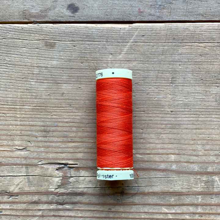Sytråd polyester orange i gruppen SORTIMENT / DIY / Tillbehör hos Växbo Lin (i135-155)