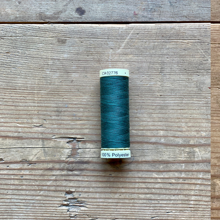 Sewing thread polyester green in the group PRODUCTS / DIY / Extras at Växbo Lin (i135-561)